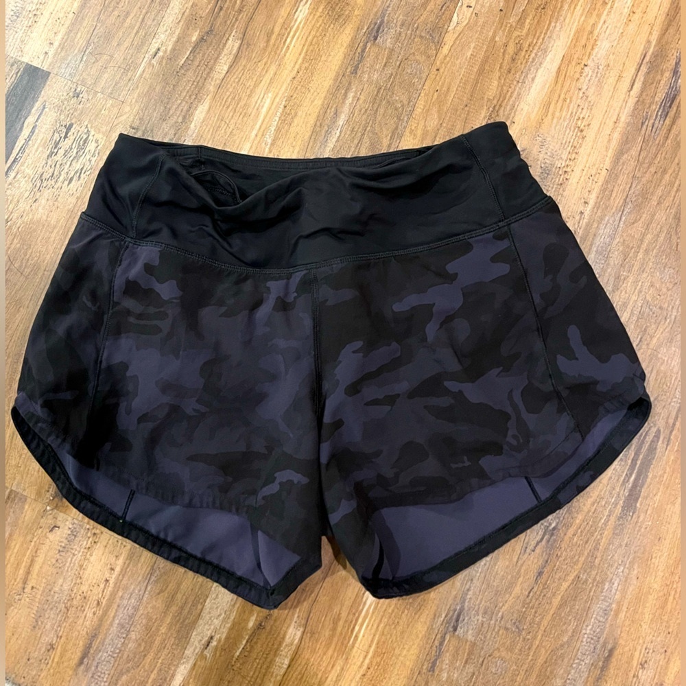 Black camo GUC lululemon shorts size 2
